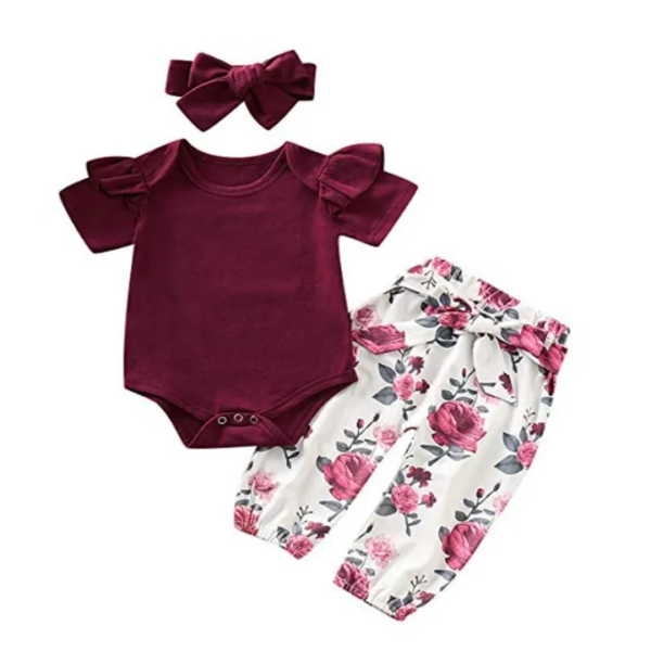 Bébé fille tenue 4