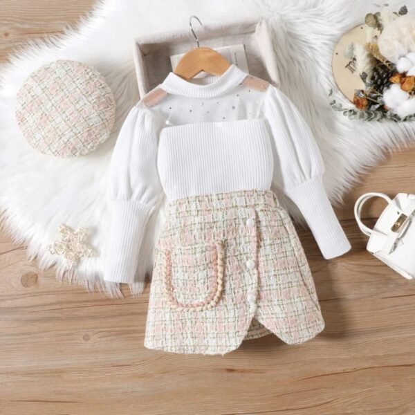 Bébé fille tenue 3